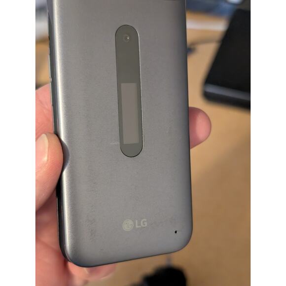 LG Classic Flip Cell Phone L125DL TracFone CARRIER LOCKED - Picture 3 of 11